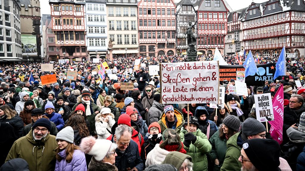100,000 people demonstrate against AfD in German cities
