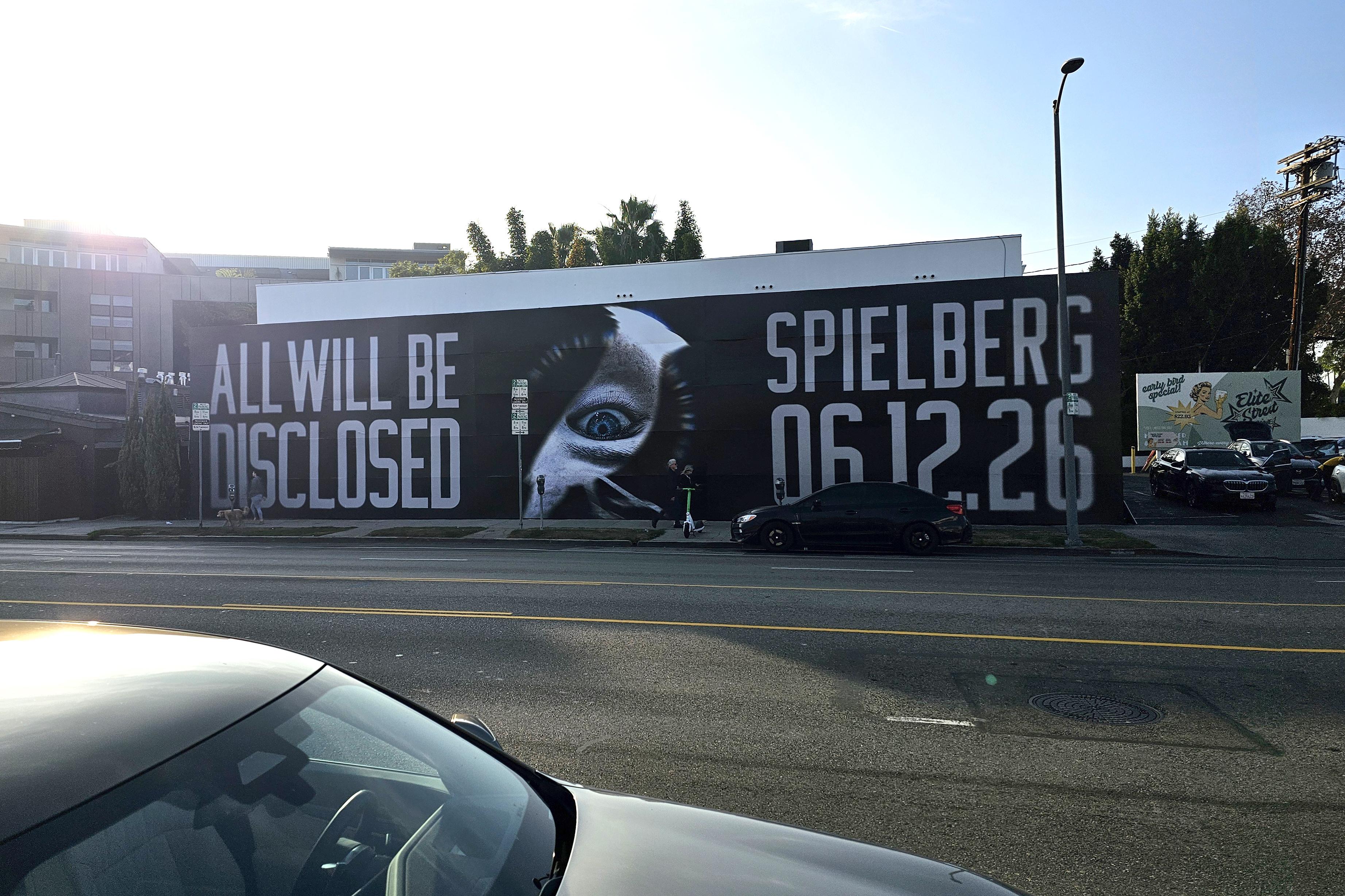 spielberg-disclosure-billboard-in-los-angeles-v0-qvvf0wonw27g1.jpg