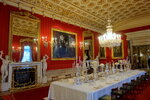 Dining_Room,_Chatsworth_House_-_Derbyshire,_England_-_DSC03443.jpg