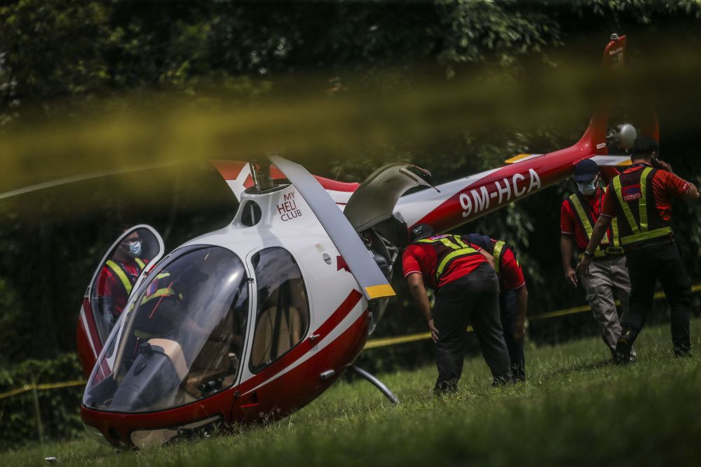 One of the two helicopters that crashed in Melawati today. — Picture by Hari Anggara