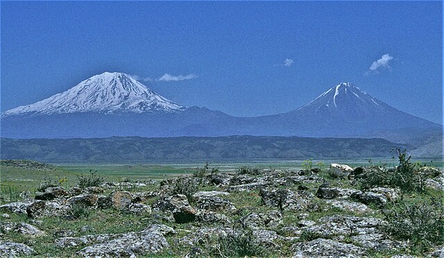 640px-OTGro%C3%9FerUndKleinerArarat3.jpg