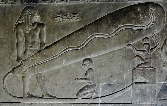 640px-Dendera_Krypta_48_(cropped).jpg