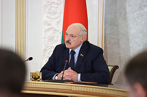 s000171_923946.jpg