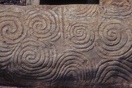 Newgrange_Entrance_Stone.jpg