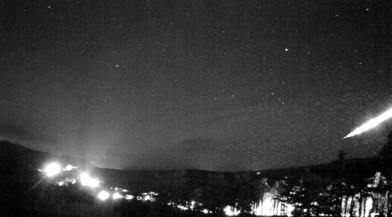 A car over central Italy.  Source: Croatian Astronomical Union / Facebook.com.