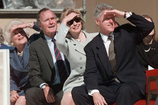 16-bushes-clintons.w529.h352.jpg