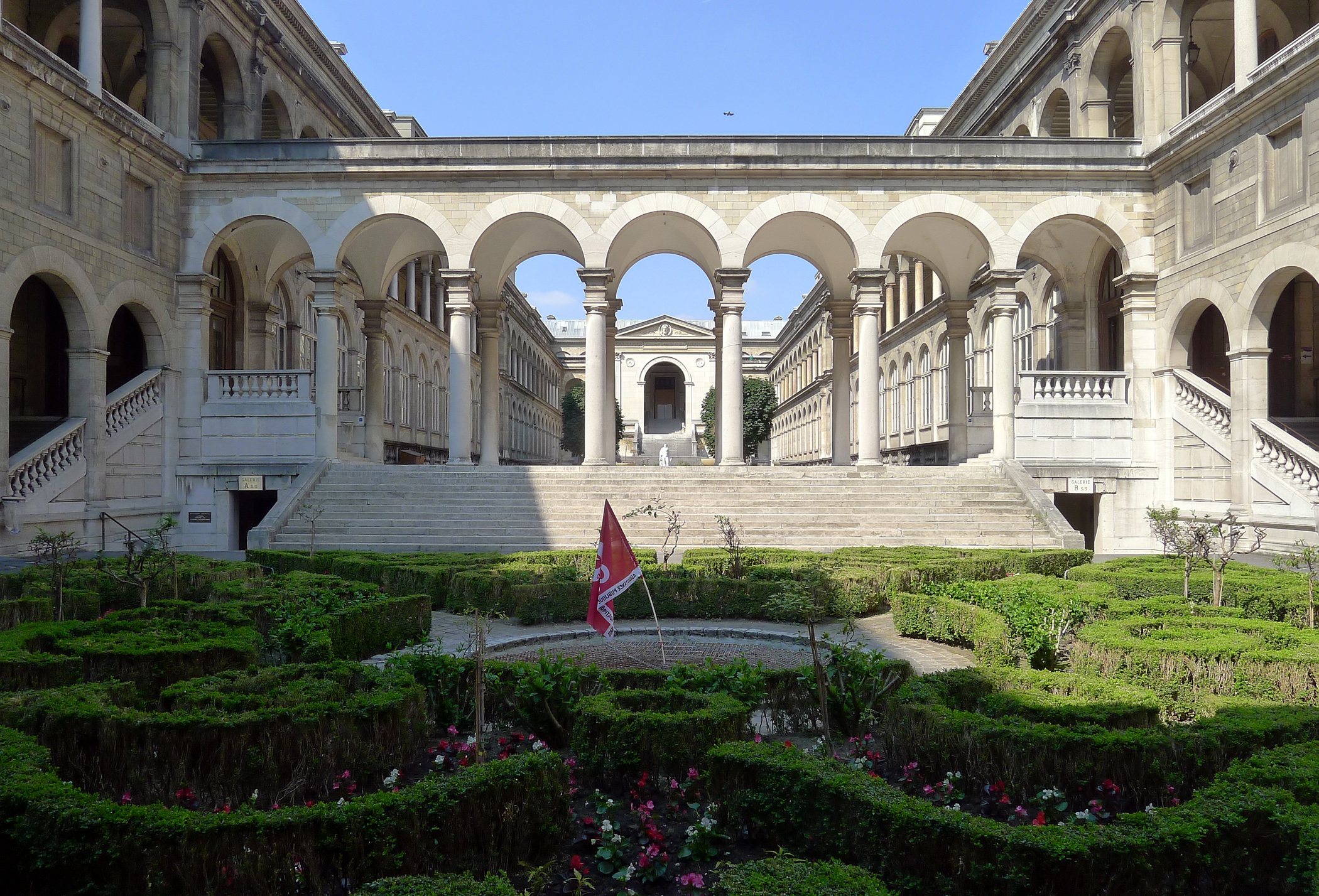 P1260252_Paris_IV_hotel_Dieu_rwk.jpg