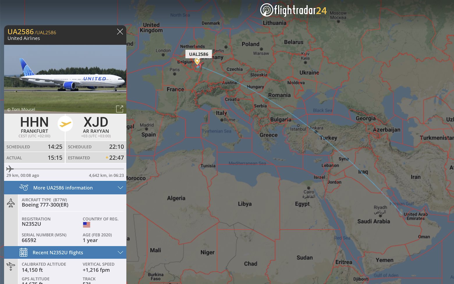 www.flightradar24.com