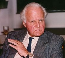 220px-Carl_Friedrich_von_Weizsaecker.jpg