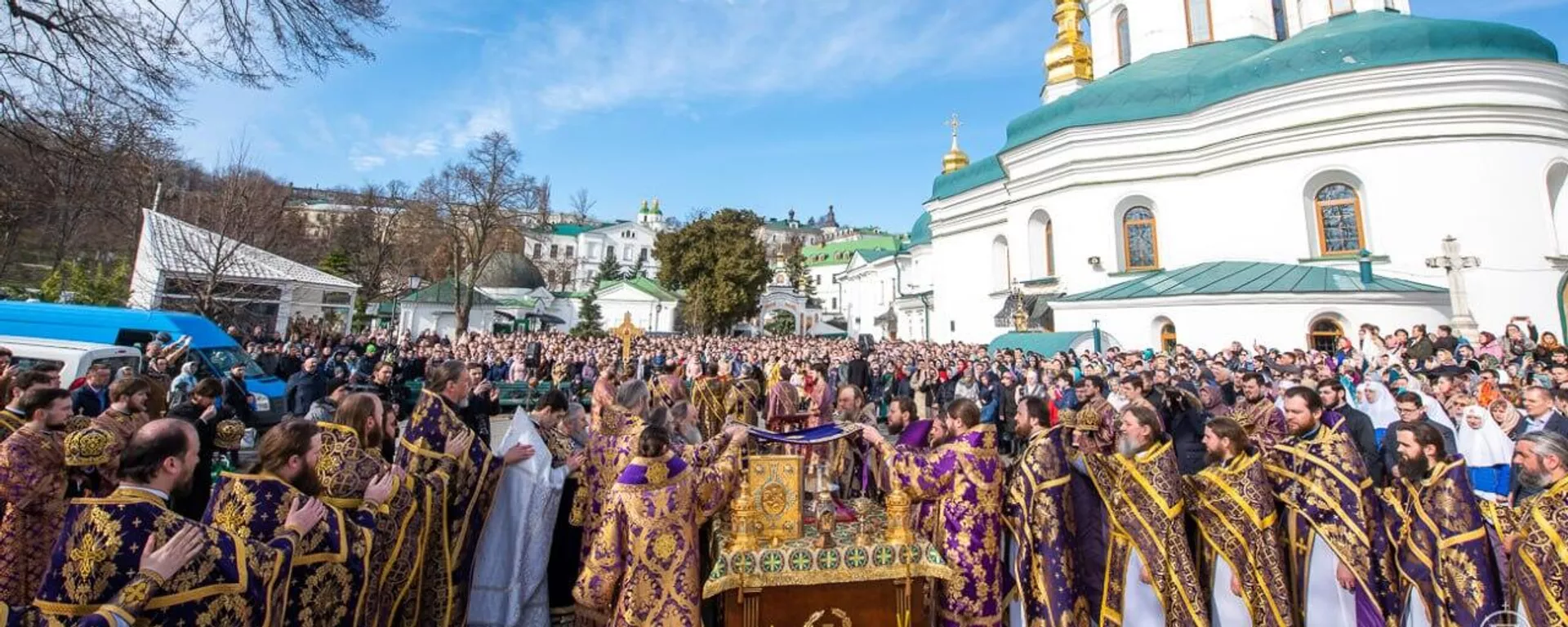 Ukrainian Orthodox Church parishioners and priests gather for service at the Kiev-Perchersk Lavra, one of the holiest shrines of Orthodoxy. - Sputnik International, 1920, 31.03.2023 Ukrainian Orthodox Church parishioners and priests gather for service at the Kiev-Perchersk Lavra, one of the holiest shrines of Orthodoxy. - Sputnik International, 1920, 31.03.2023