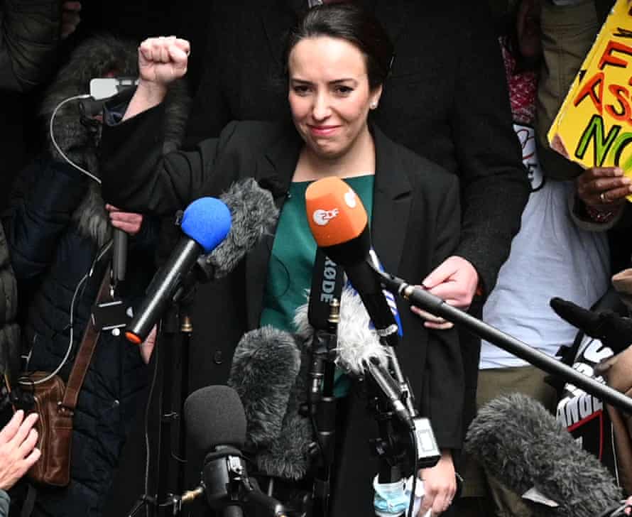 Stella Moris speaks to the media outside the Old Bailey after the extradition of her partner Julian Assange was denied on January 4, 2021 in London, England