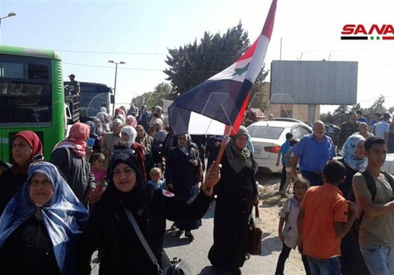 Hundreds of Syrian Displaced Families Returned Home in Homs Countryside (+Video)