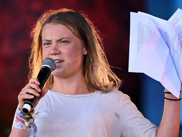 greta-thunberg-ueberrascht-auf-buehne-wir-naehern-uns-dem-abgrund-.jpg