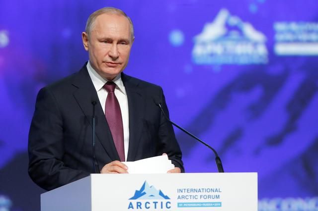 Russian President Vladimir Putin delivers a speech during a session of the International Arctic Forum in Saint Petersburg, Russia April 9, 2019. REUTERS/Anton Vaganov