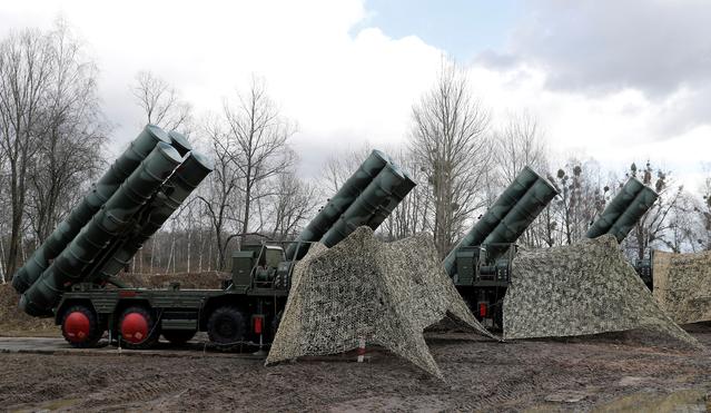 FILE PHOTO: New S-400 Triumph surface-to-air missile system after its deployment at a military base outside the town of Gvardeysk near Kaliningrad, Russia.  Picture taken March 11, 2019. REUTERS/Vitaly Nevar/File Photo/File Photo
