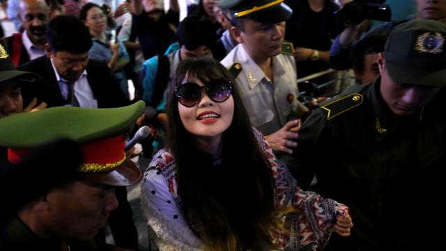 Vietnamese national Doan Thi Huong, who spent more than two years in a Malaysian prison for allegedly killing Kim Jong Nam, the half-brother of North Korea's leader, arrives at Noi Bai airport, in Hanoi, Vietnam May 3, 2019. REUTERS/Kham
