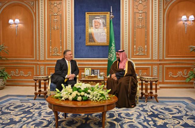 FILE PHOTO: U.S. Secretary of State Mike Pompeo (L) meets with Saudi Crown Prince Mohammed bin Salman in Riyadh, Saudi Arabia January 14, 2019. Andrew Caballero-Reynolds/Pool via REUTERS