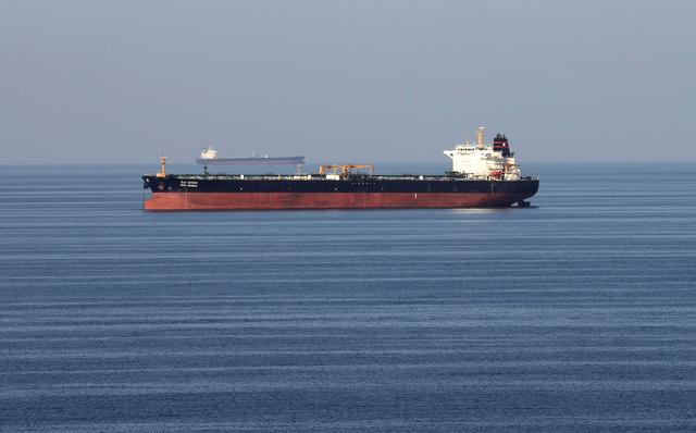 FILE PHOTO: Oil tankers pass through the Strait of Hormuz, December 21, 2018. REUTERS/Hamad I Mohammed - RC1F33C0B450/File Photo
