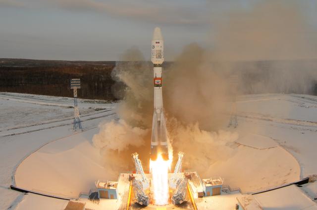 FILE PHOTO - The Soyuz-2 spacecraft with Meteor-M satellite and 18 additional small satellites launches from Russia's new Vostochny cosmodrome, near the town of Tsiolkovsky in Amur region, Russia November 28, 2017. REUTERS/Stringer 