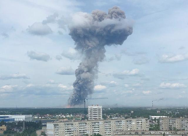 A still image, taken from a video footage, shows smoke rising from the site of blasts at an explosives plant in the town of Dzerzhinsk, Nizhny Novgorod Region, Russia June 1, 2019. Elena Sorokina via REUTERS  