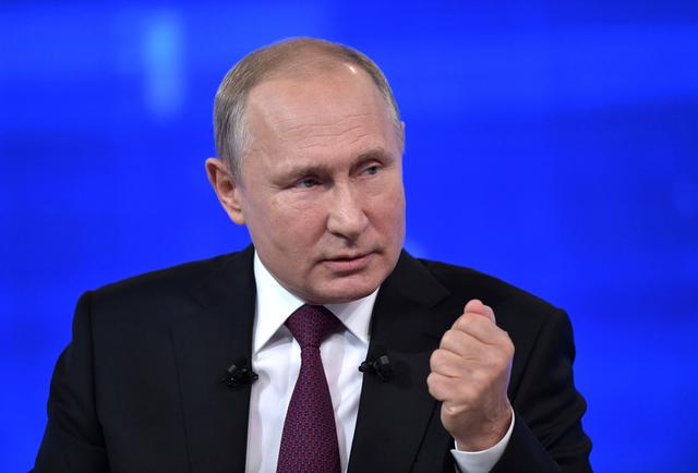 Russian President Vladimir Putin speaks during an annual nationwide televised phone-in show in Moscow, Russia June 20, 2019. Sputnik/Alexey Nikolsky/Kremlin via REUTERS  