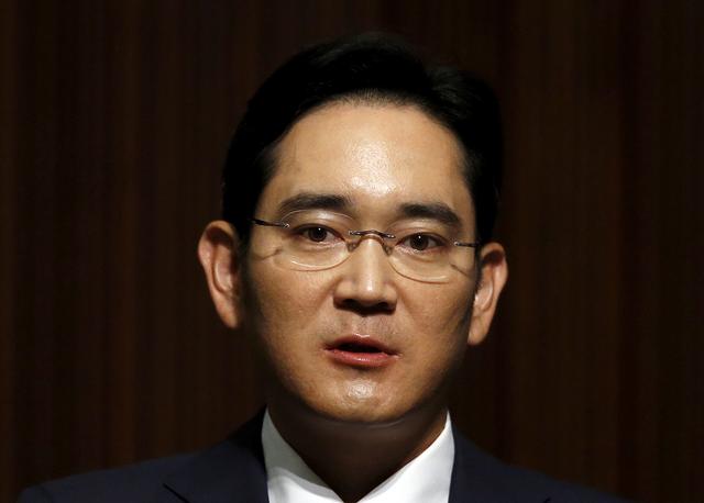 FILE PHOTO: Samsung Electronics Vice Chairman Jay Y. Lee speaks at the company's headquarters in Seoul, South Korea, June 23, 2015.   REUTERS/Kim Hong-Ji/File Photo