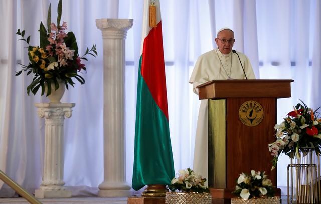 Pope Francis gives a speech during his meeting with government authorities, leaders of civil society and the diplomatic corps in the Ceremony Building in Antananarivo, Madagascar September 7, 2019.  REUTERS/Yara Nardi