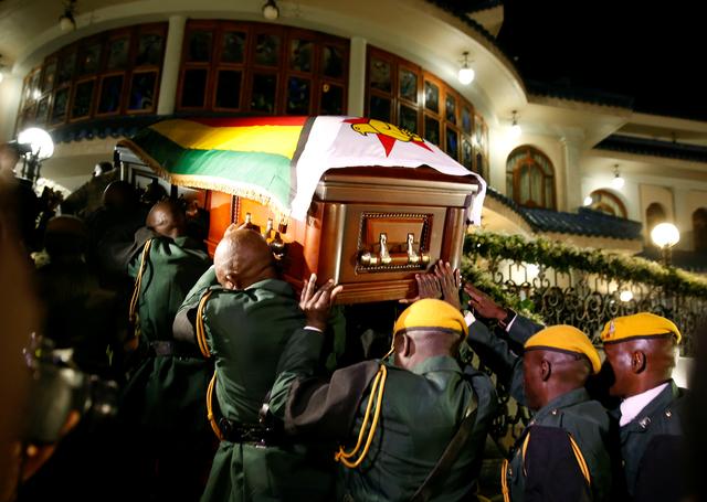 The body of former Zimbabwean President Robert Mugabe arrives at the 'Blue Roof', his residence in Borrowdale, Harare, Zimbabwe, September 11, 2019. REUTERS/Philimon Bulawayo