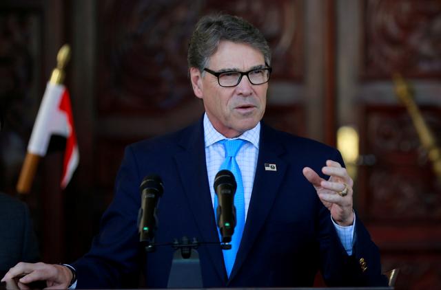 FILE PHOTO: U.S. Energy Secretary Rick Perry attends a news conference in Baghdad, Iraq, December 11, 2018. REUTERS/Thaier al-Sudani/File Photo