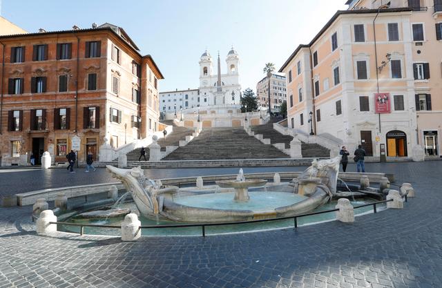 General view of the Rome's Spanish Steps, virtually deserted after a decree orders for the whole of Italy to be on lockdown in an unprecedented clampdown aimed at beating the coronavirus, in Rome, Italy, March 10, 2020. REUTERS/Remo Casilli