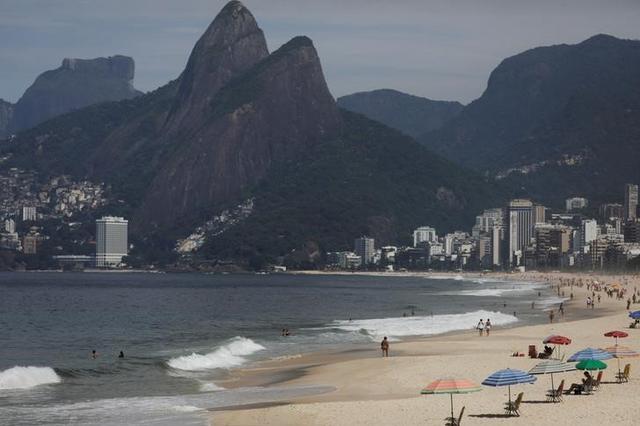 A general view of Ipanema beach during the coronavirus disease (COVID-19) outbreak in Rio de Janeiro, Brazil, March 19, 2020. REUTERS/Ricardo Moraes