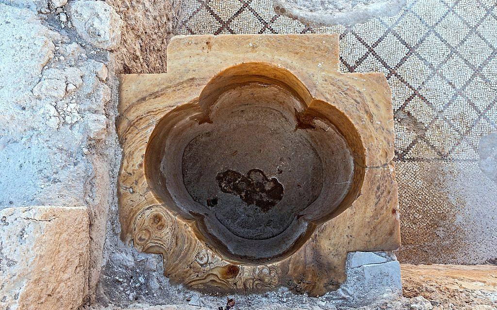 Unique cross-shaped baptismal font in the Byzantine-era church in Ramat Beit Shemesh. (Asaf Peretz, Israel Antiquities Authority)
