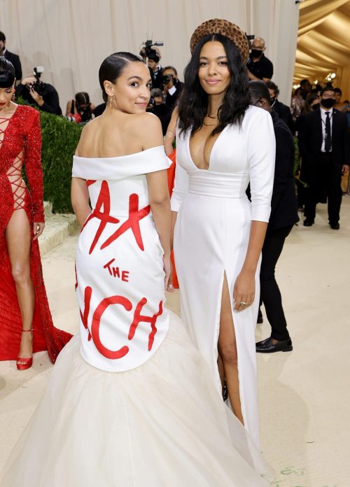 all-the-looks-met-gala-2021-Alexandria-Ocasio-Cortez-aurora-james-scaled-e1631640649520.jpg