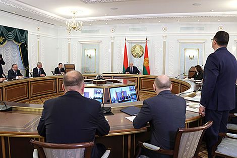 Lukashenko opines on government efforts to combat COVID-19